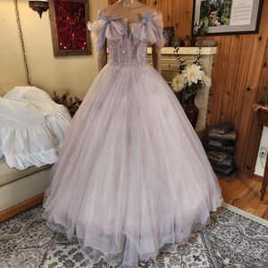 Romantic Off-Shoulder Ball Gown in Soft Lavender Pink